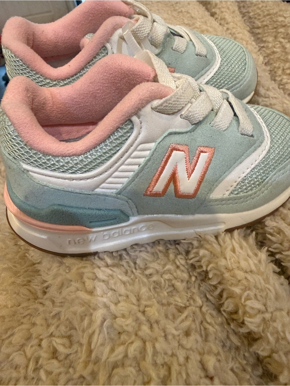 New Balance Kids Mint Green & Pink Lace-Up Sneakers